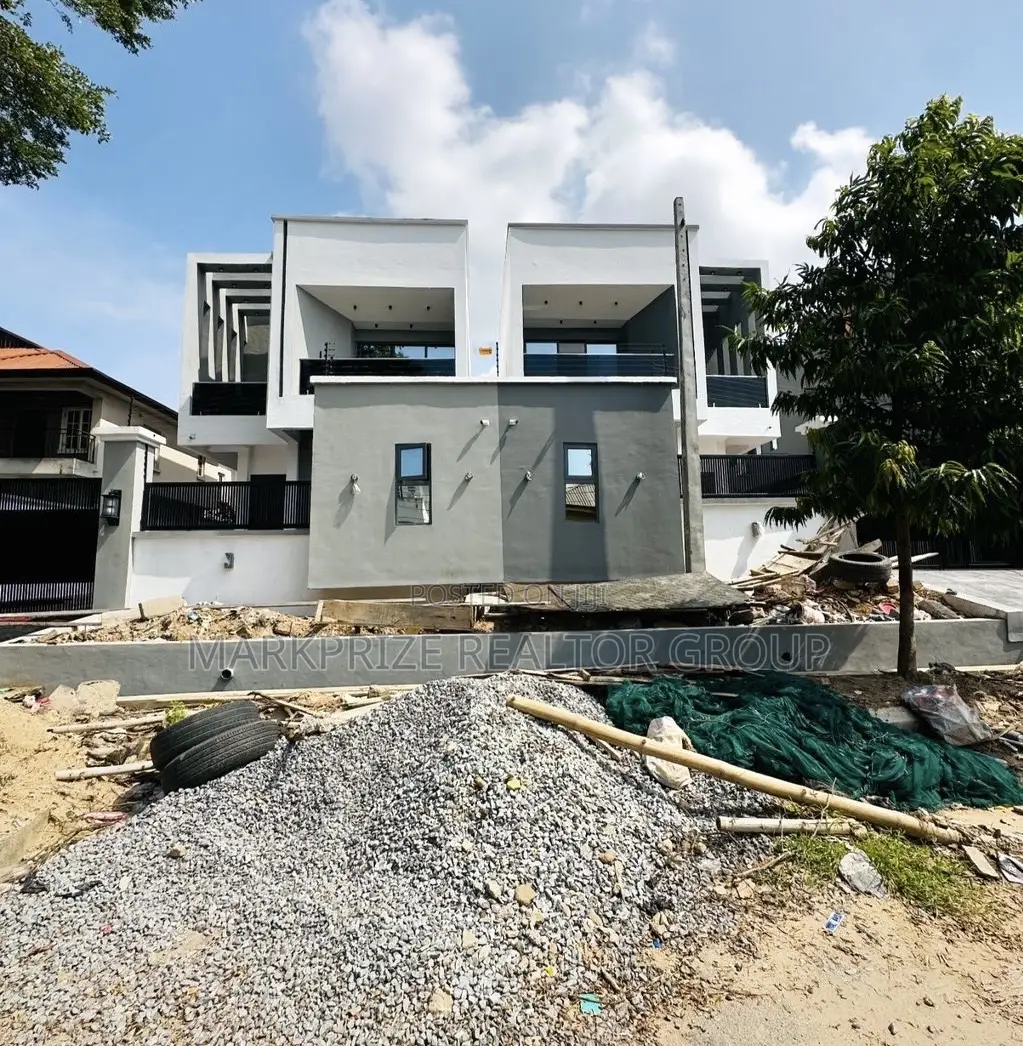 4bdrm Duplex in Magodo Phase 2 Lagos for sale in Magodo