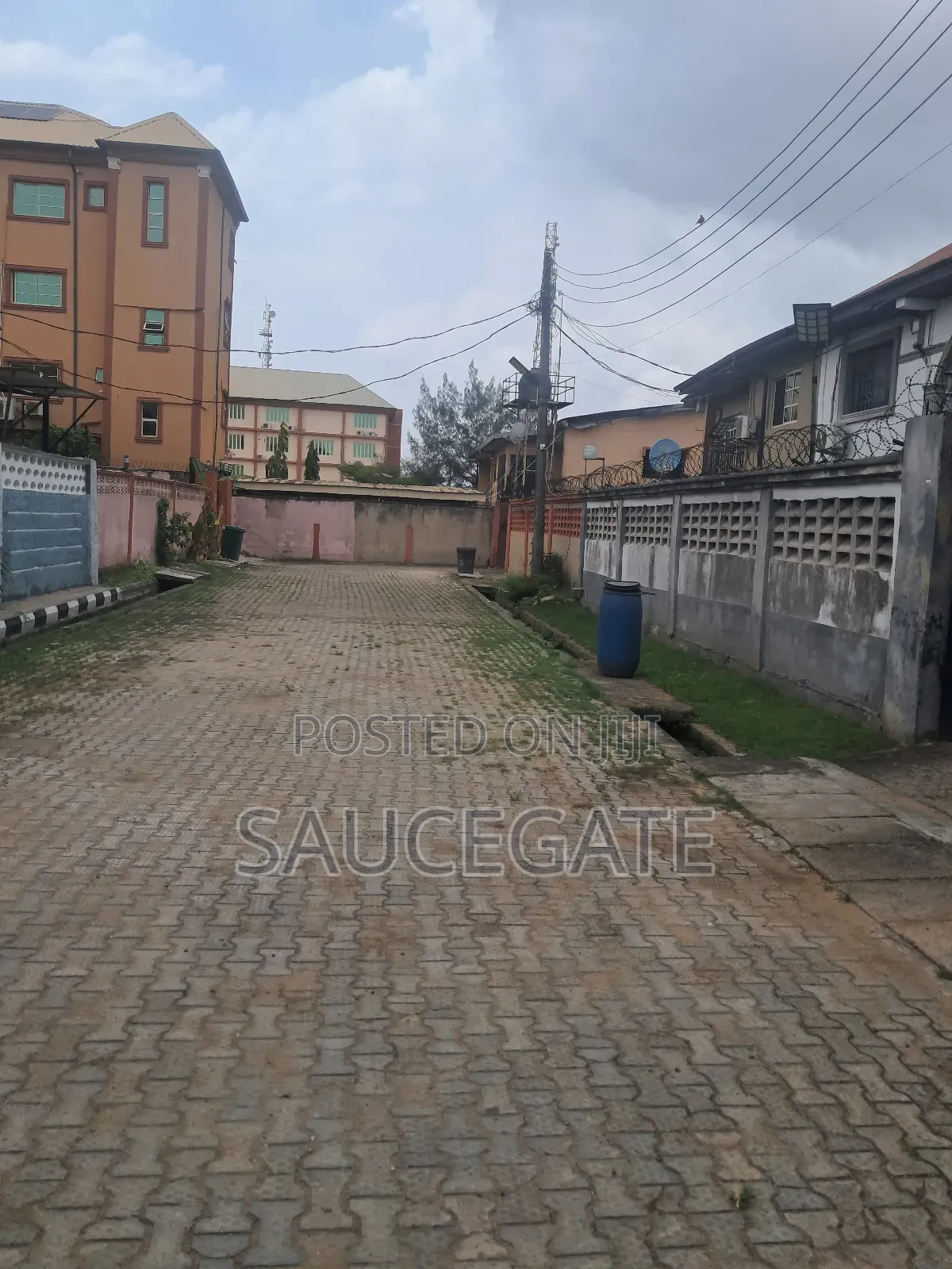 4bdrm Duplex in Fha Estate Satellite for sale in Satellite Town