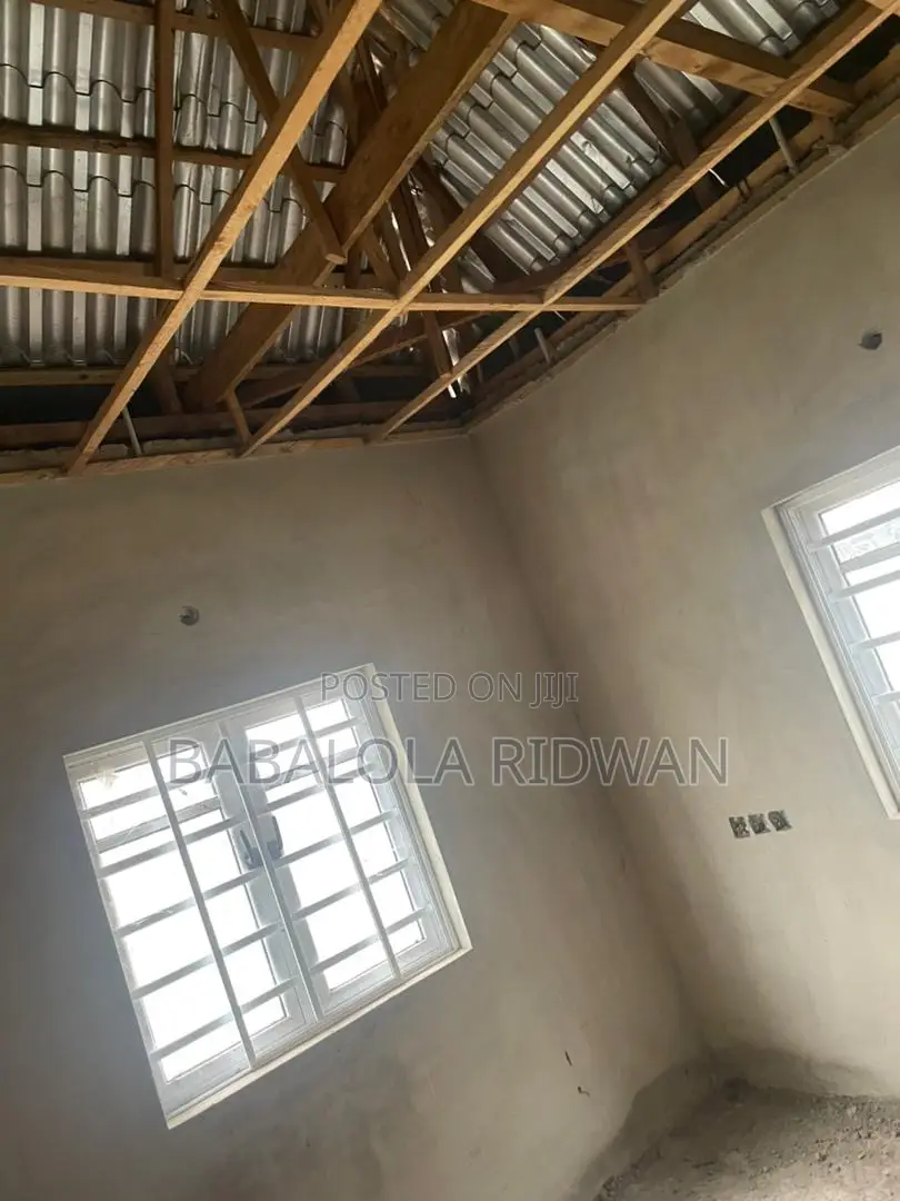 3bdrm Bungalow in Akoto Estate, Akala Express for sale in Akala Express