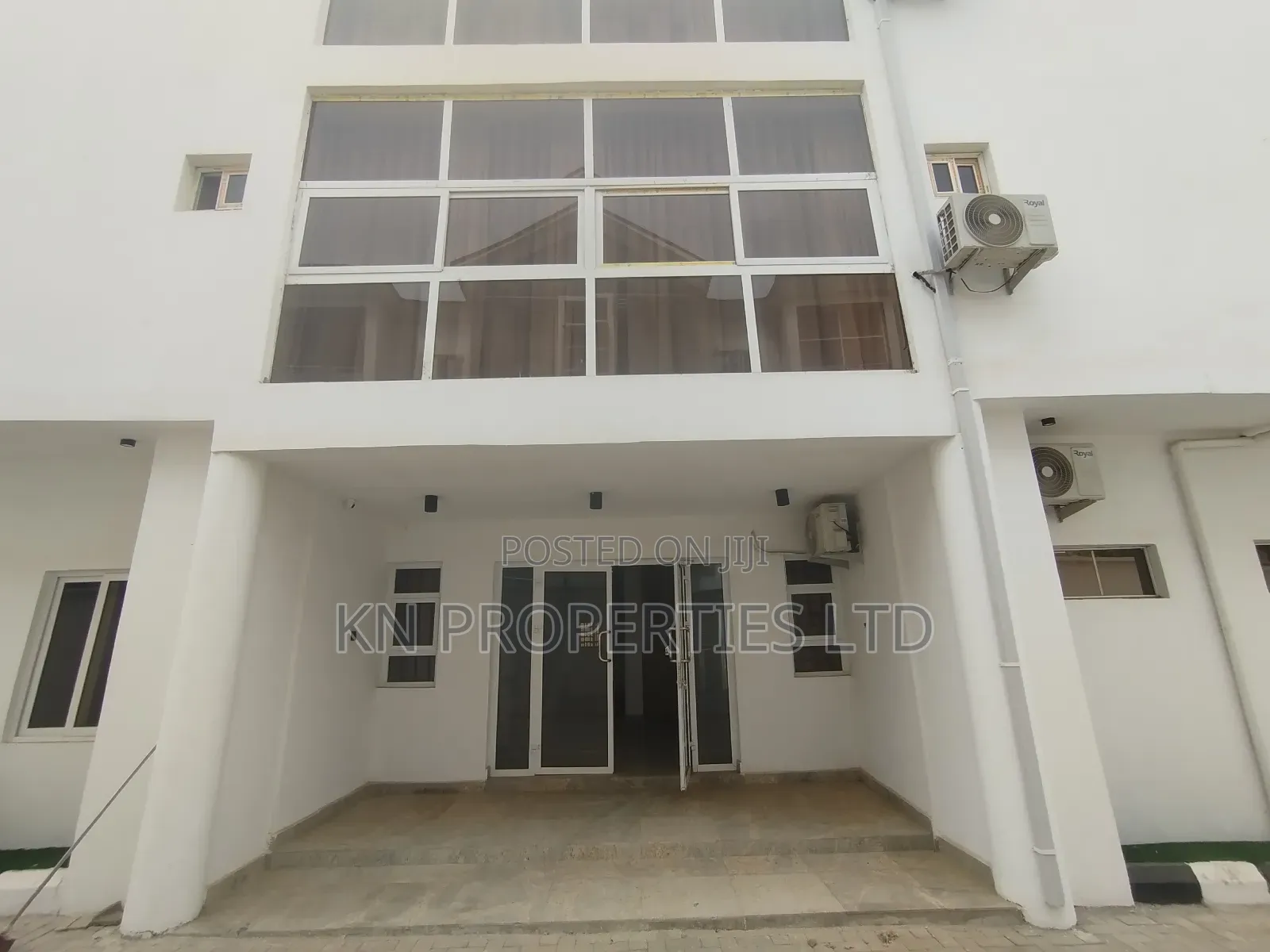 For Sale  Hotel in Mabushi
