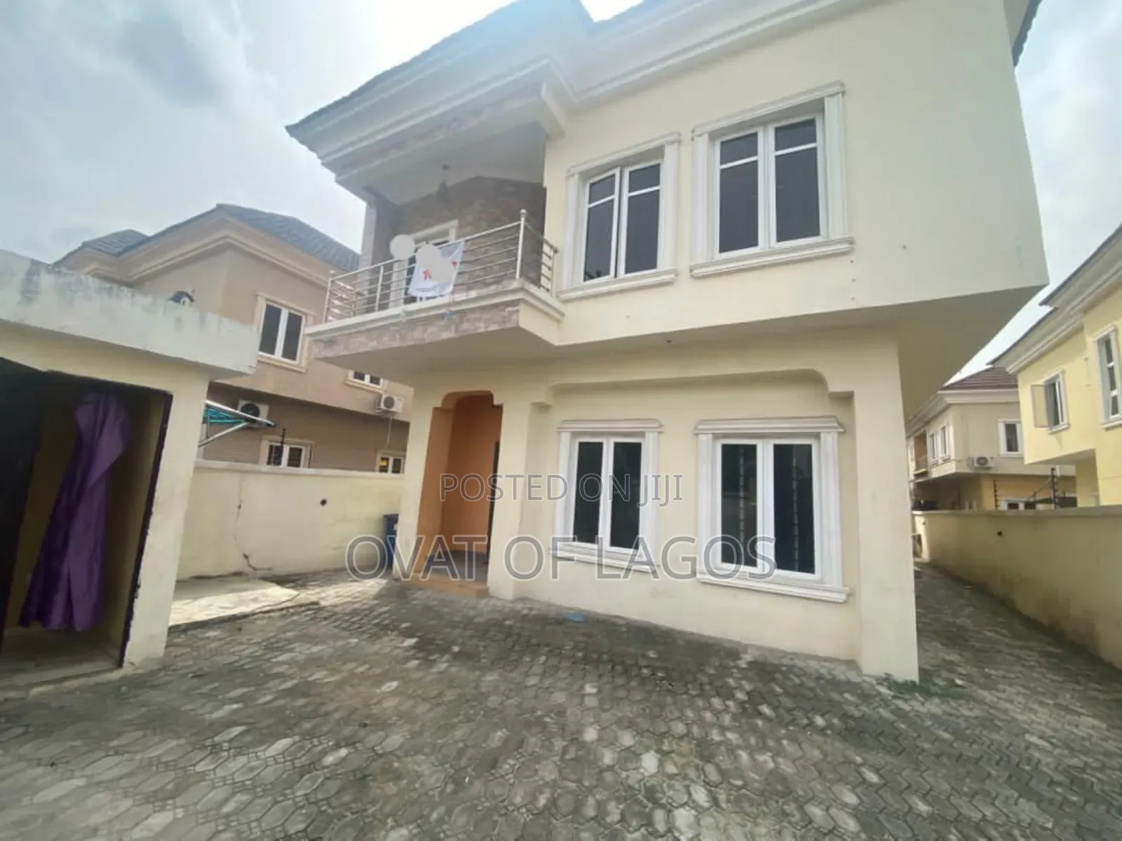 5bdrm Duplex in Ikota Villa for rent in Ikota