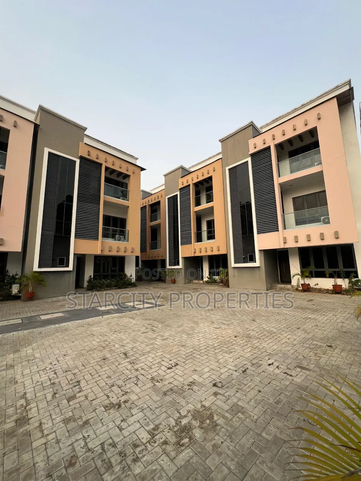 Furnished 4bdrm Townhouse / Terrace in Secured Estate, Banana Island in Banana Island