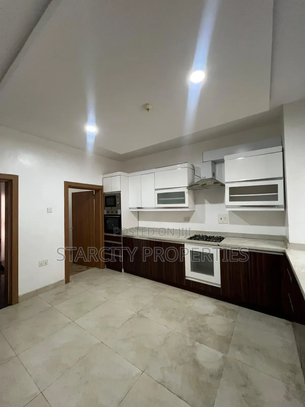 Furnished 4bdrm Townhouse / Terrace in Secured Estate, Banana Island in Banana Island