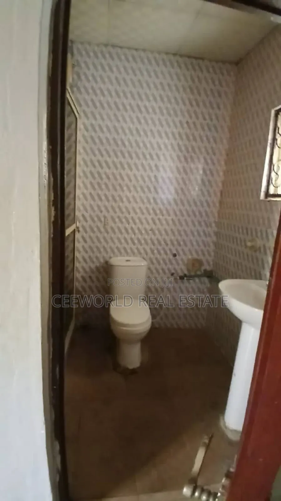 5bdrm Duplex in Oluyole Estate for rent in Oluyole