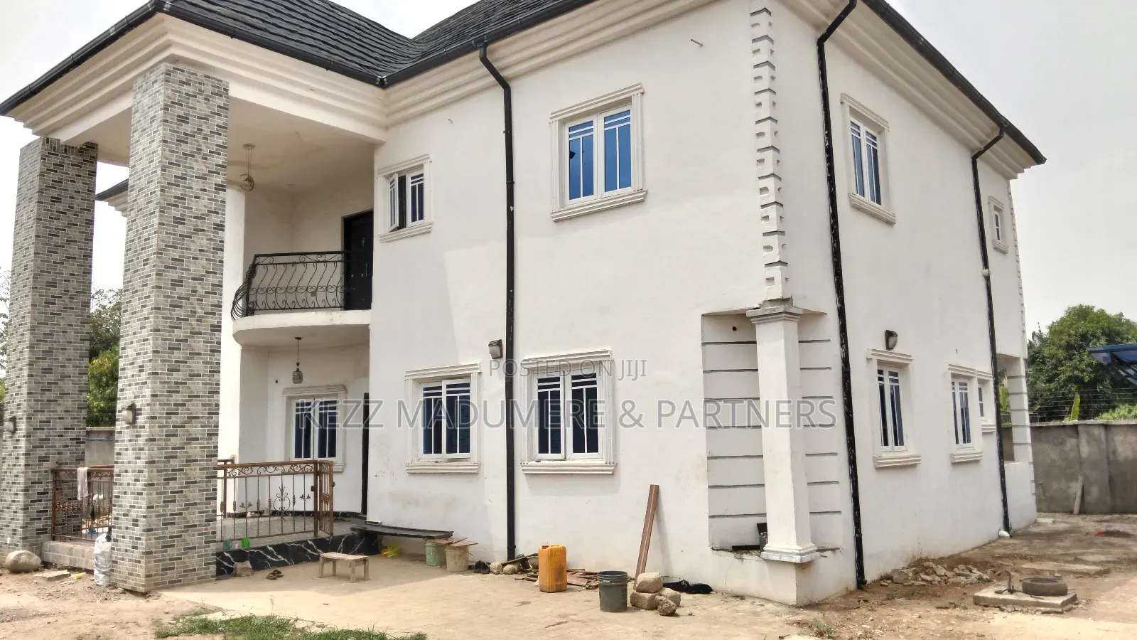 5bdrm Duplex in Inside An Estate, for sale in Umuahia