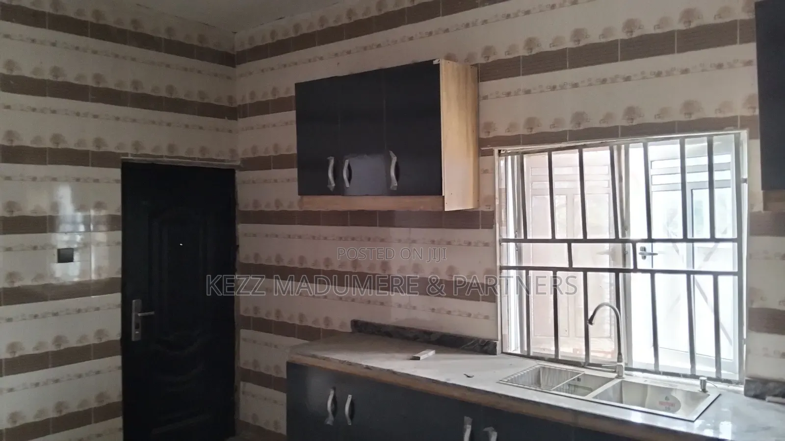 5bdrm Duplex in Inside An Estate, for sale in Umuahia