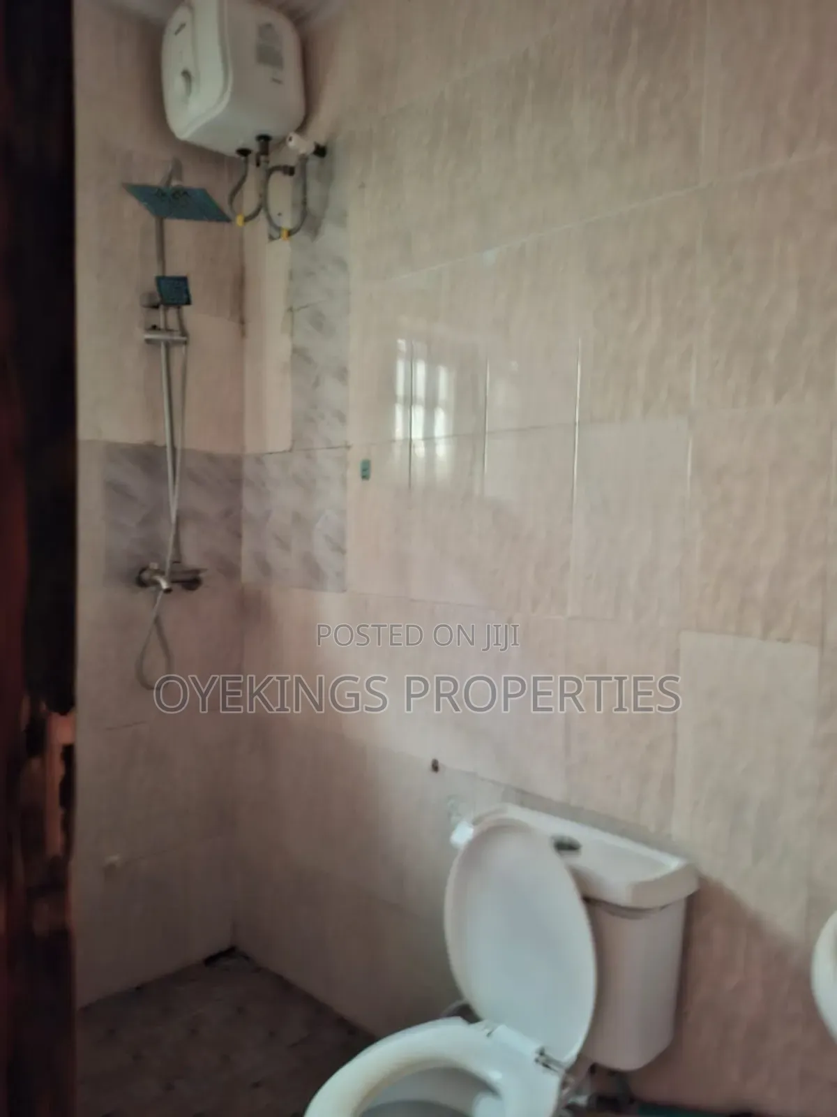 3bdrm Block of Flats in Elebu Oja, Akala Express for rent in Akala Express