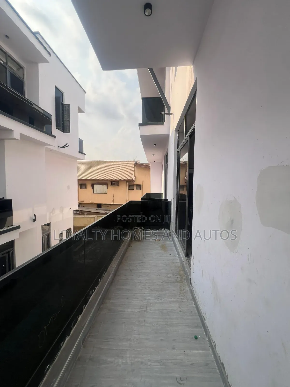 5bdrm House in Omole Phase 1 for sale in Omole Phase 1