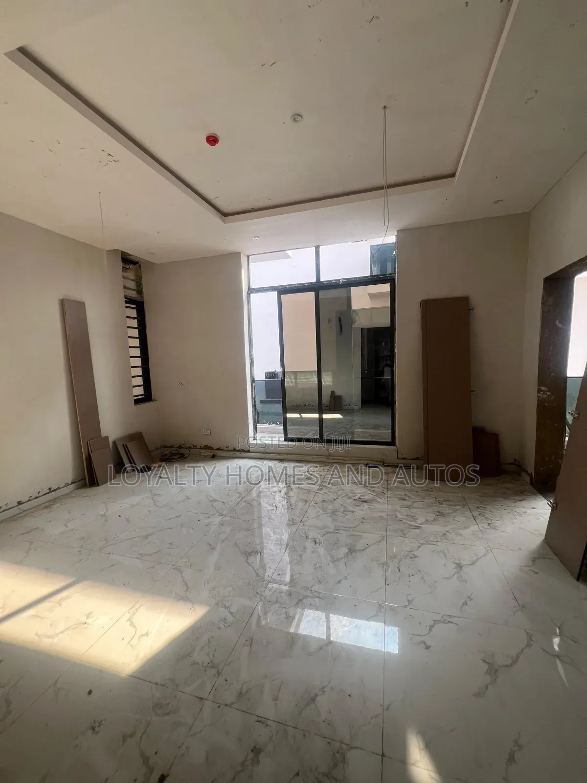 5bdrm House in Omole Phase 1 for sale in Omole Phase 1