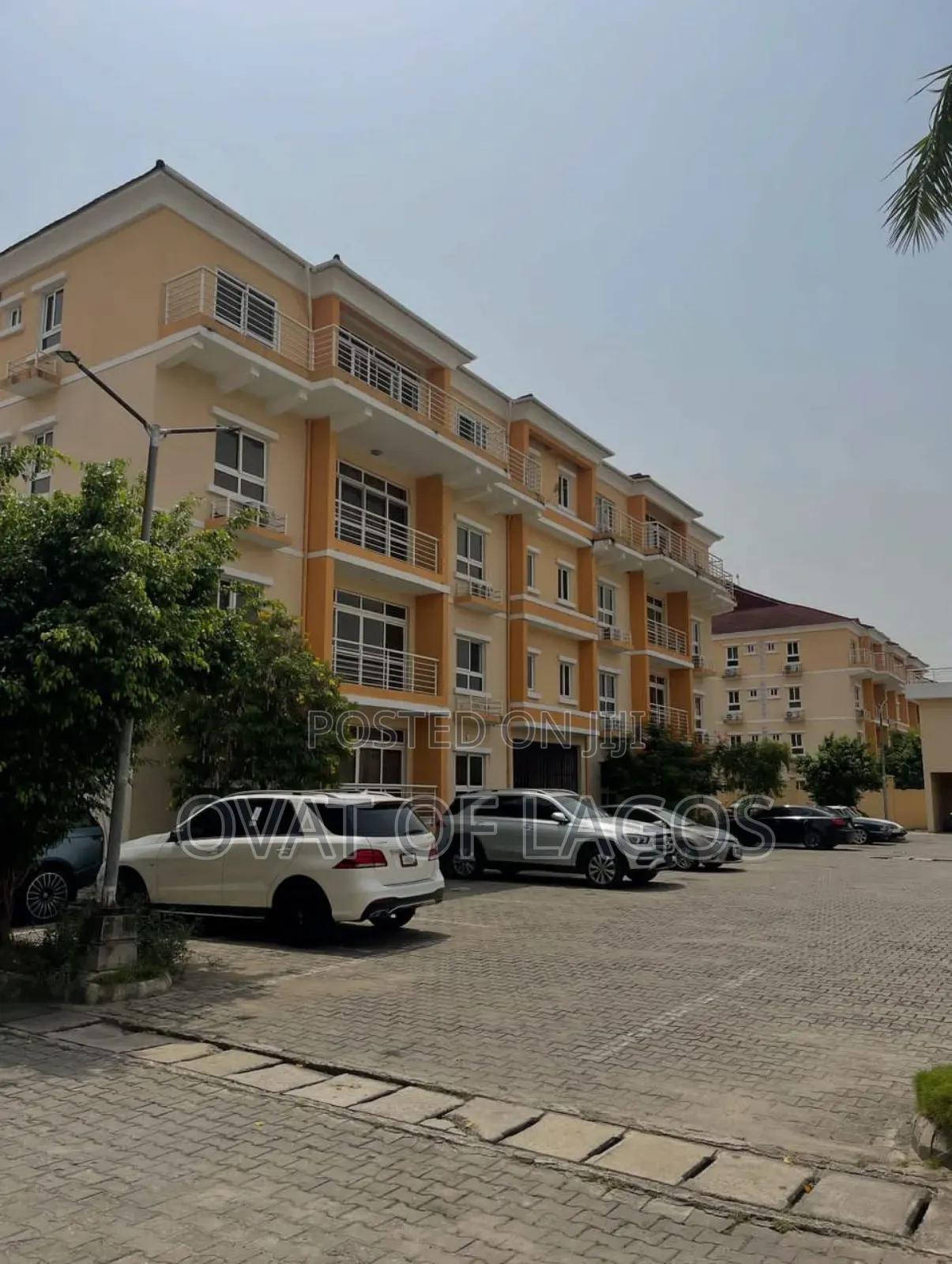 Furnished 3bdrm Penthouse in Osapa London for sale in Osapa london