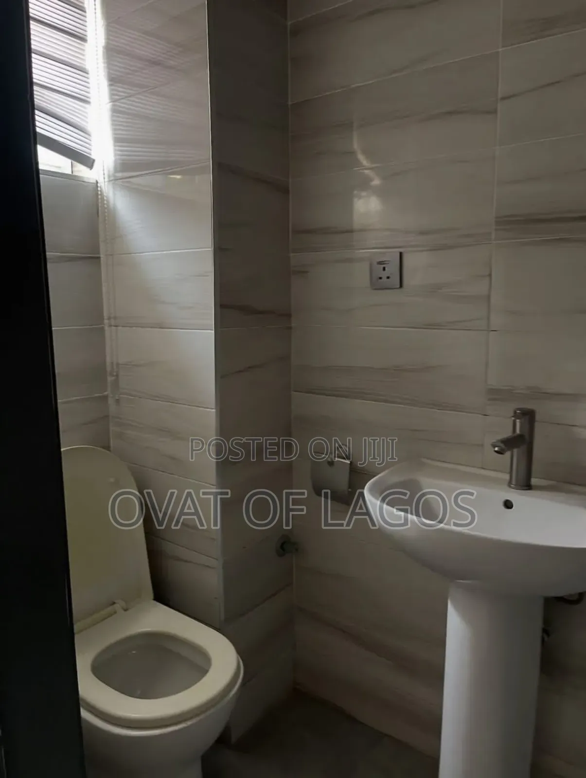 Furnished 3bdrm Penthouse in Osapa London for sale in Osapa london