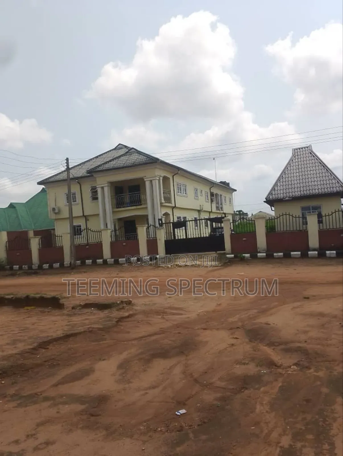 3bdrm Block of Flats in Benin City for sale in Benin City