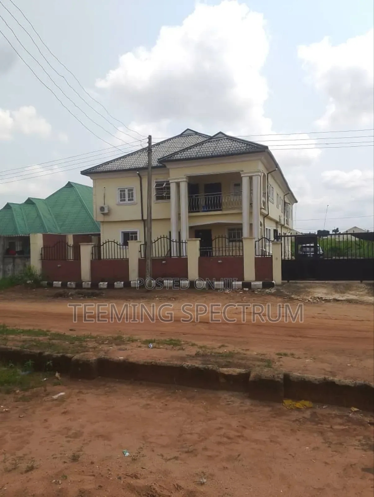 3bdrm Block of Flats in Benin City for sale in Benin City