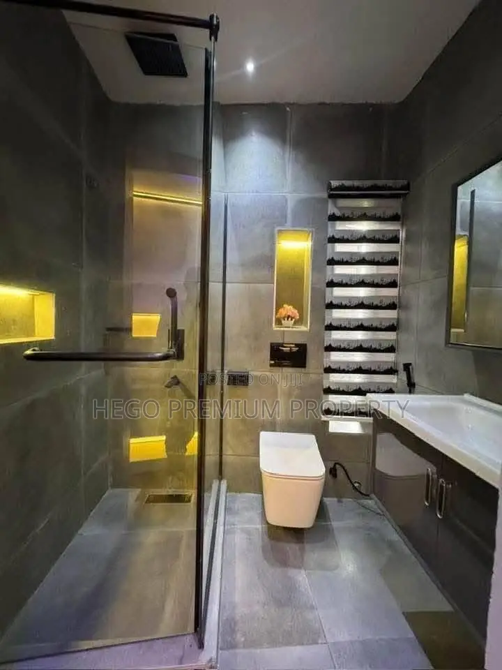 5bdrm Duplex in Majesty Estate, Obio-Akpor for sale in Obio-Akpor