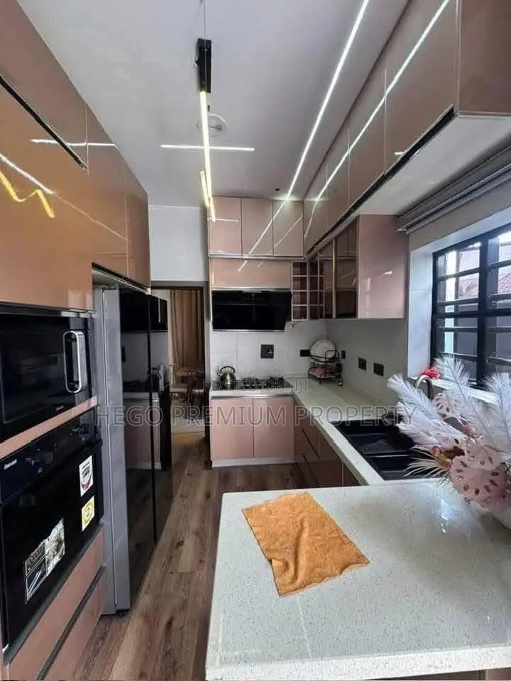 5bdrm Duplex in Majesty Estate, Obio-Akpor for sale in Obio-Akpor