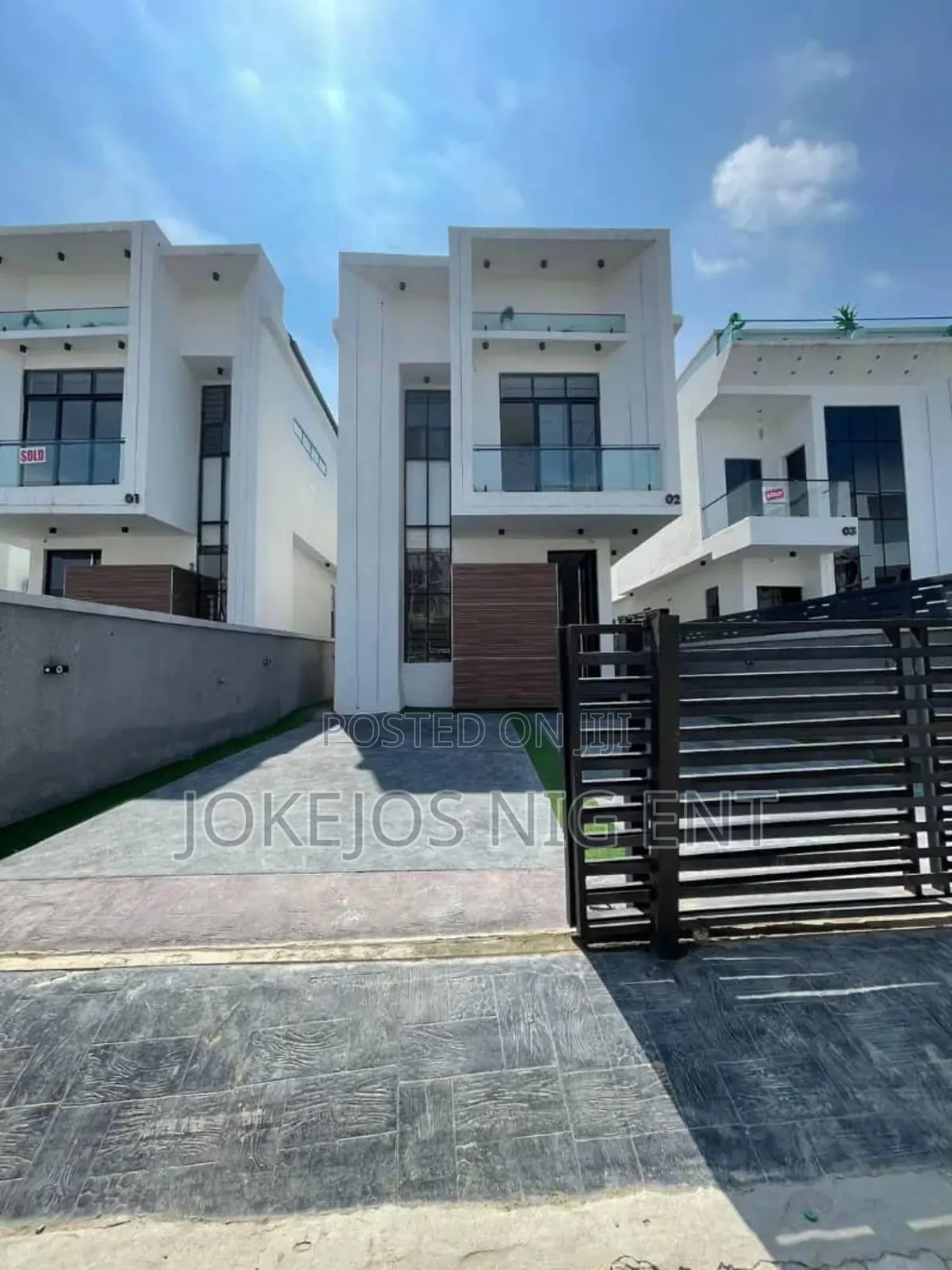 5bdrm Duplex in Chevron Drive for sale in Chevron