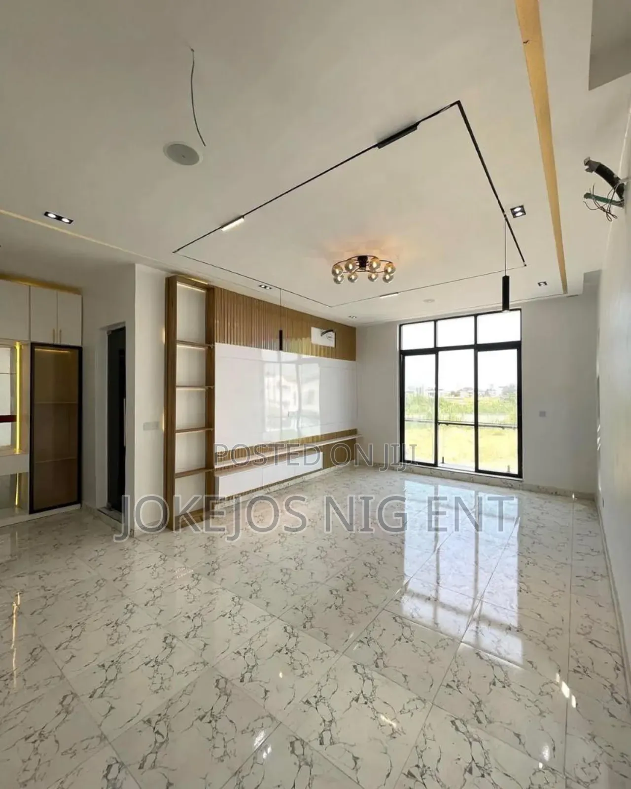 5bdrm Duplex in Chevron Drive for sale in Chevron