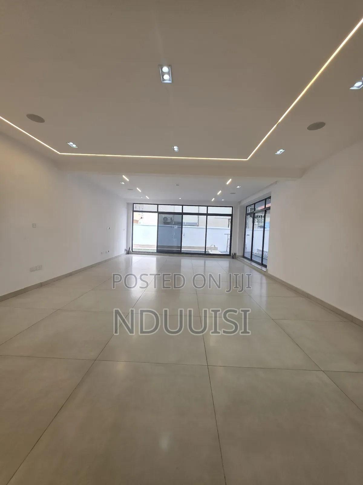 5bdrm Duplex in Lekki Phase 1 for sale in Lekki Phase 1