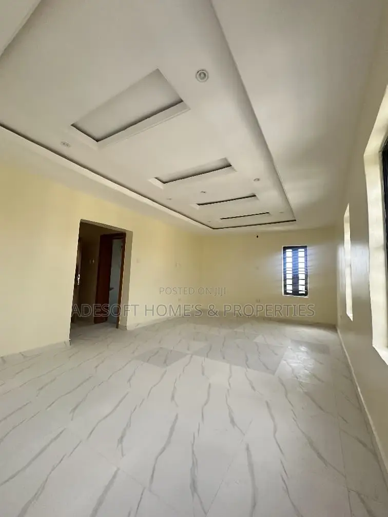 5bdrm Duplex in New Bodija Estate for sale in Bodija