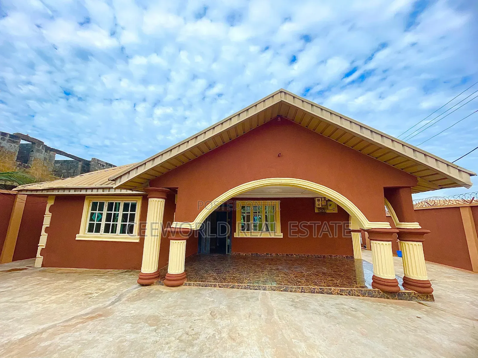4bdrm Bungalow in Itesiwaju Estate for sale in Soka