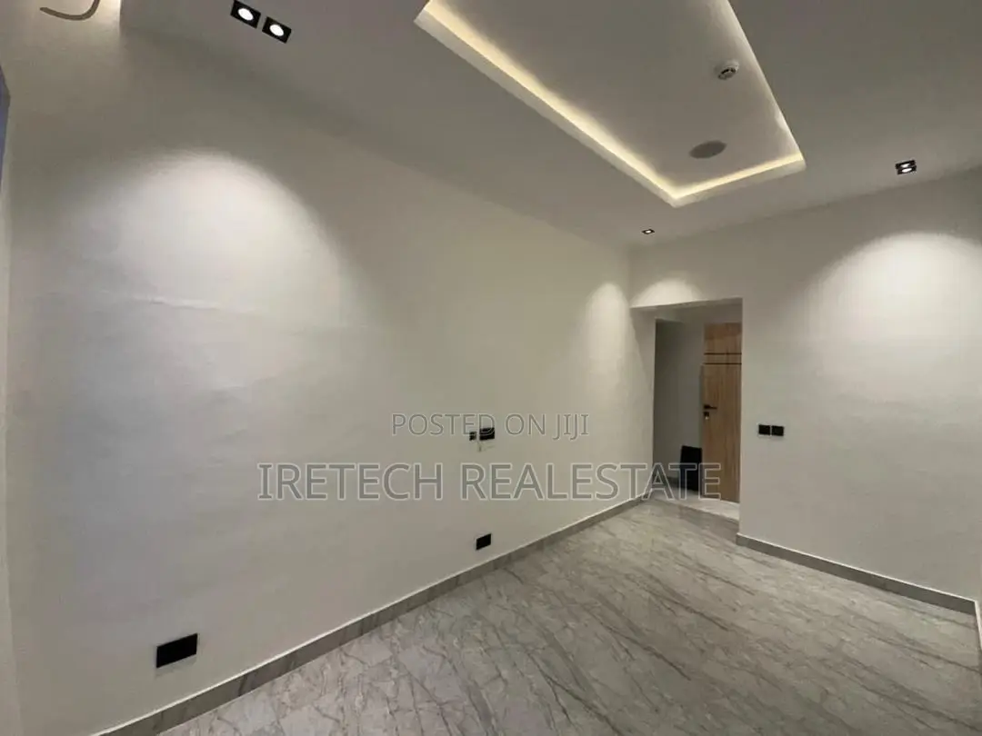 4bdrm Townhouse/Terrace in In A Secured, Lekki Phase 1 for sale in Lekki Phase 1