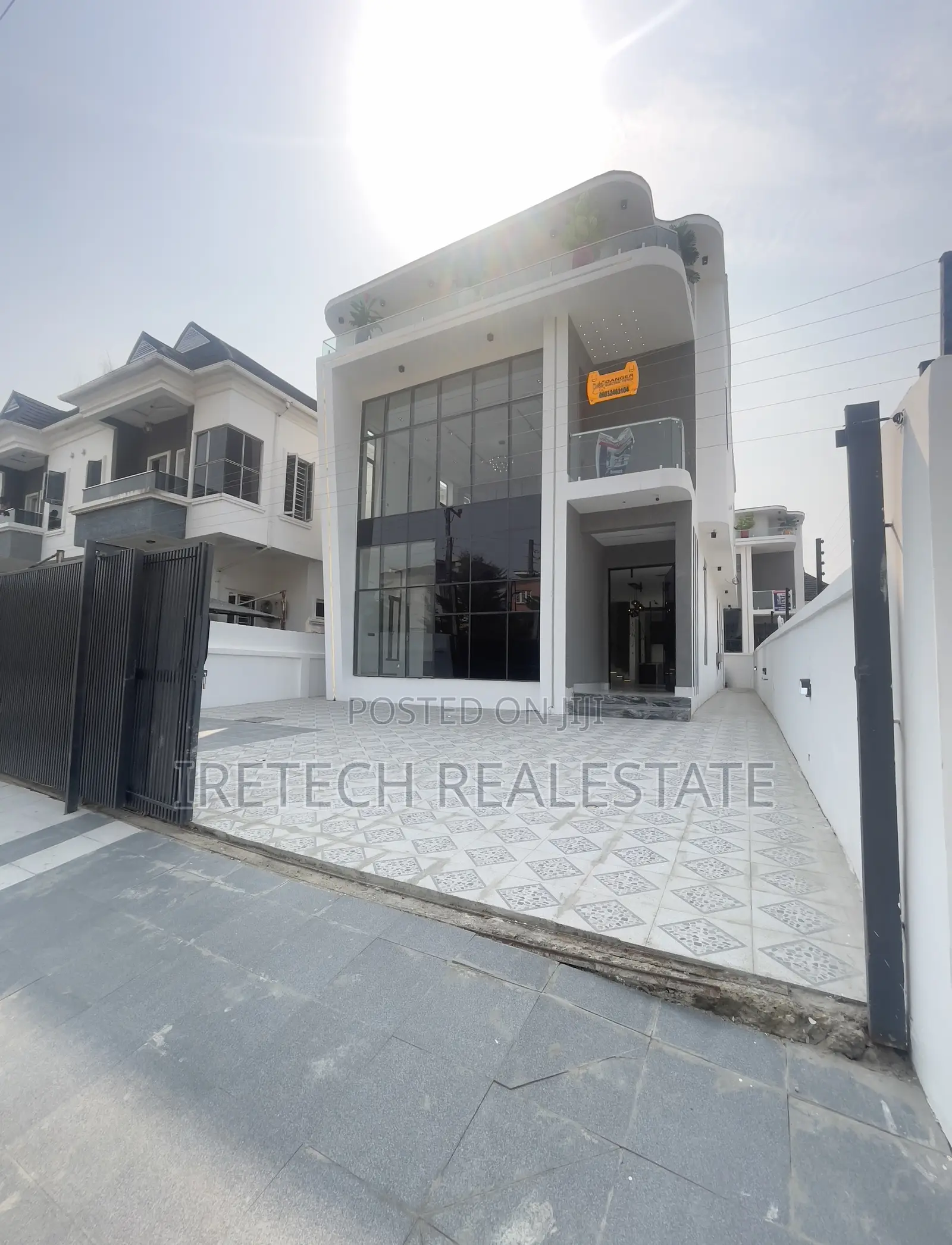 5bdrm Duplex in In A Secured Estate, Chevron for sale in Chevron