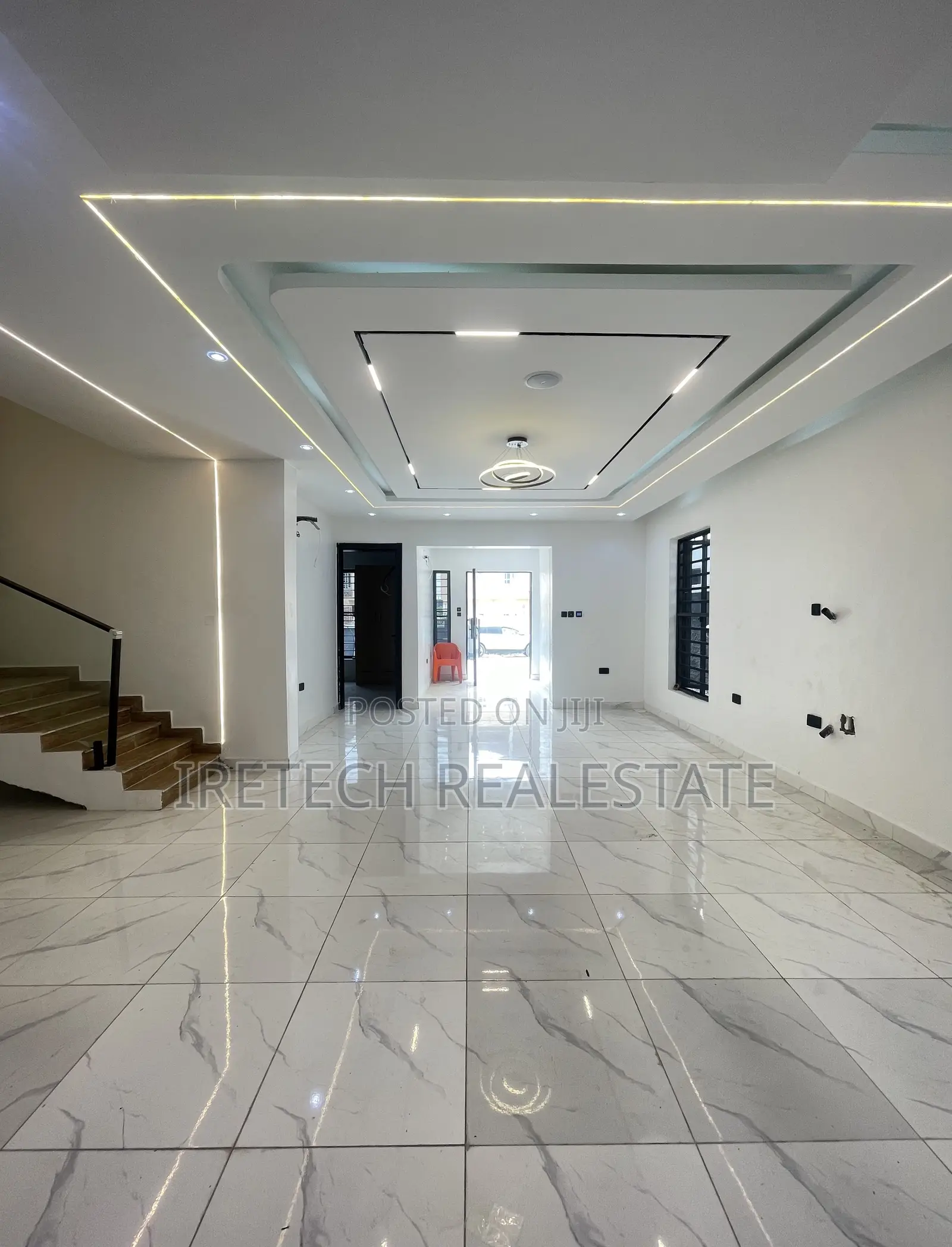 5bdrm Duplex in In A Secured Estate, Off Lekki-Epe Expressway for sale in Off Lekki-Epe Expressway