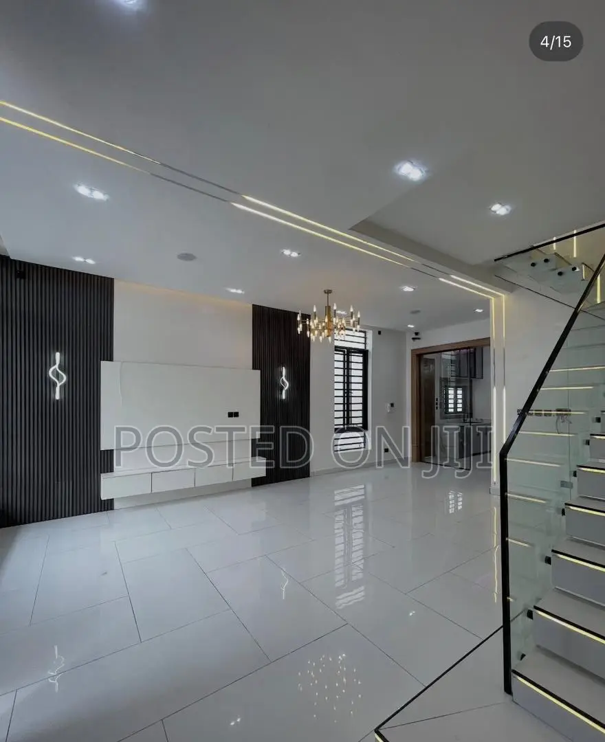 4bdrm Duplex in Dpkay Estate, Lekki Phase 2 for rent in Lekki Phase 2