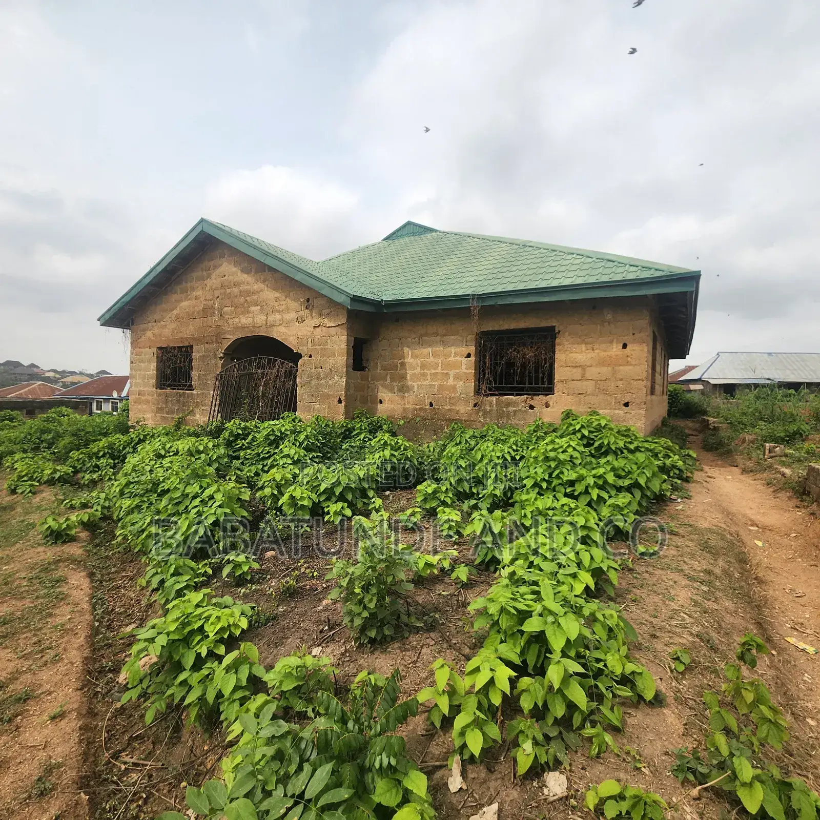 3bdrm Bungalow in Ologuneru for sale in Ologuneru