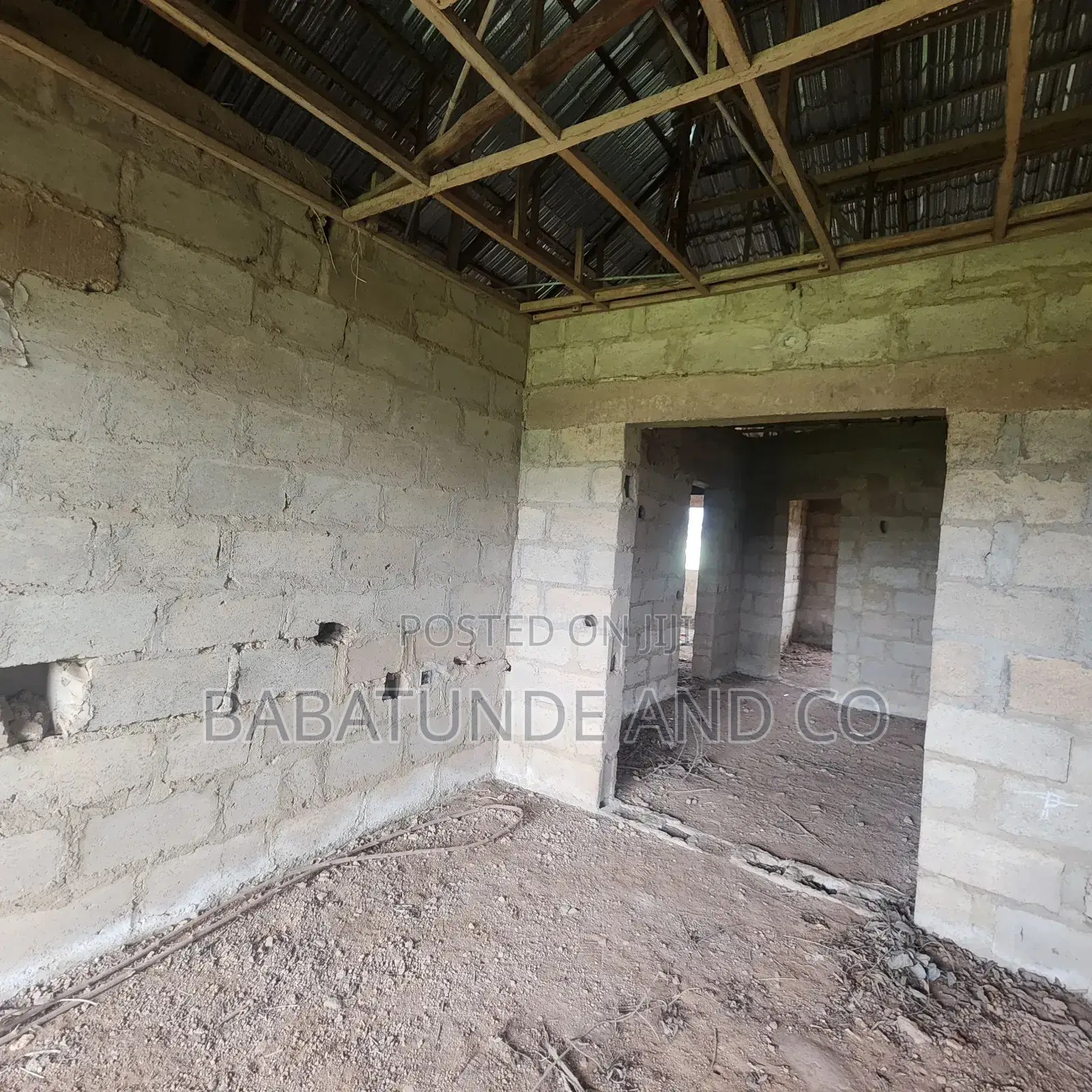 3bdrm Bungalow in Ologuneru for sale in Ologuneru