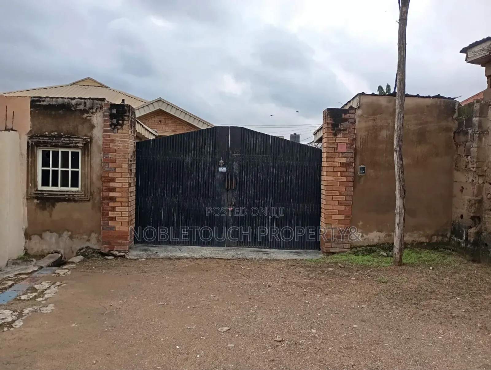 4bdrm Bungalow in All Saints College for sale in Ibadan