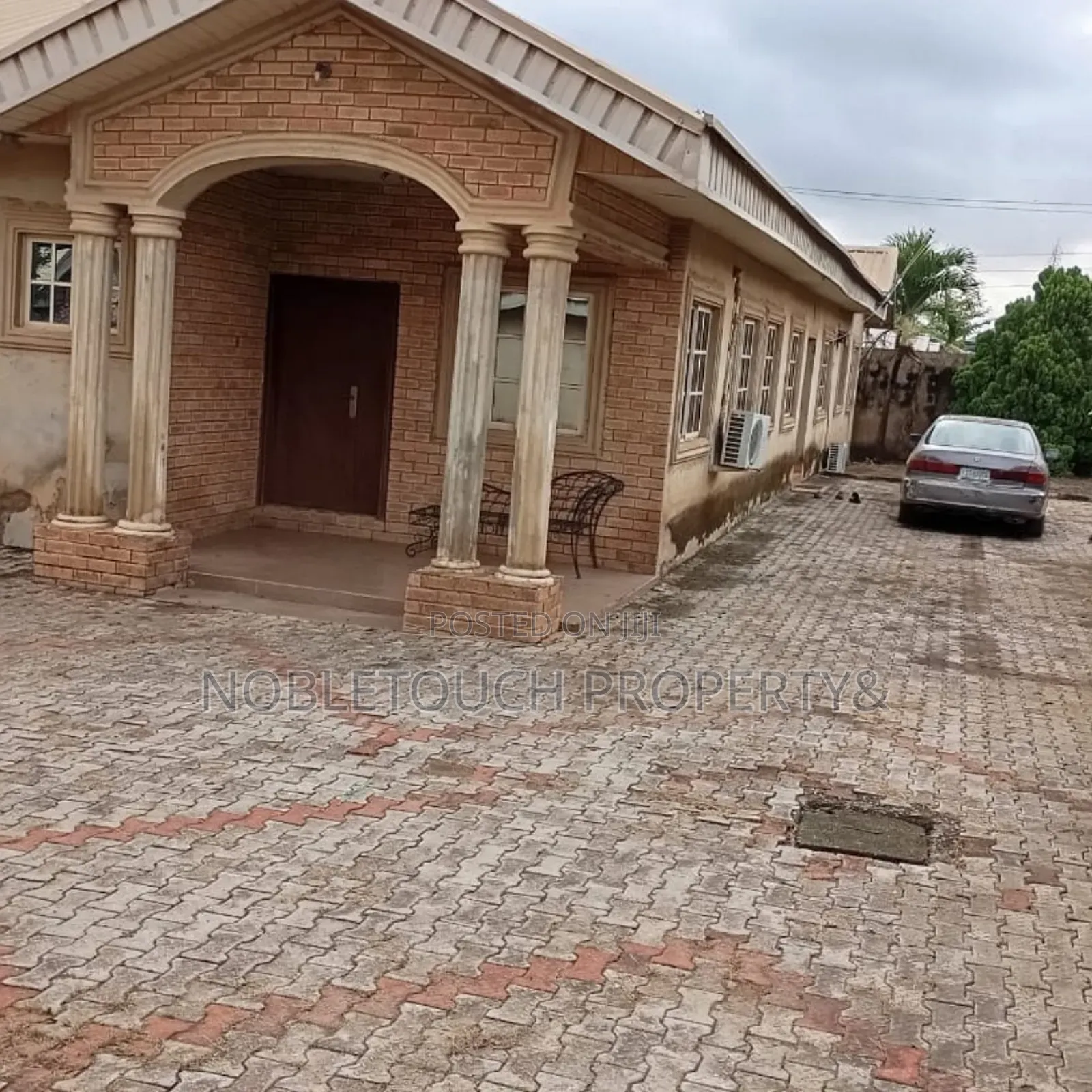 4bdrm Bungalow in All Saints College for sale in Ibadan