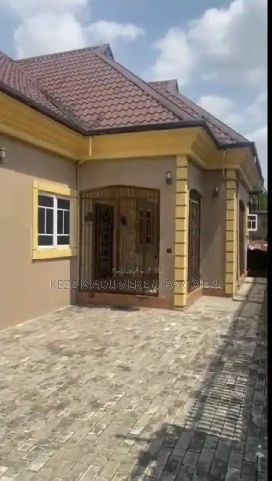 3bdrm Bungalow in Off Sars Road , Port for rent in Port-Harcourt