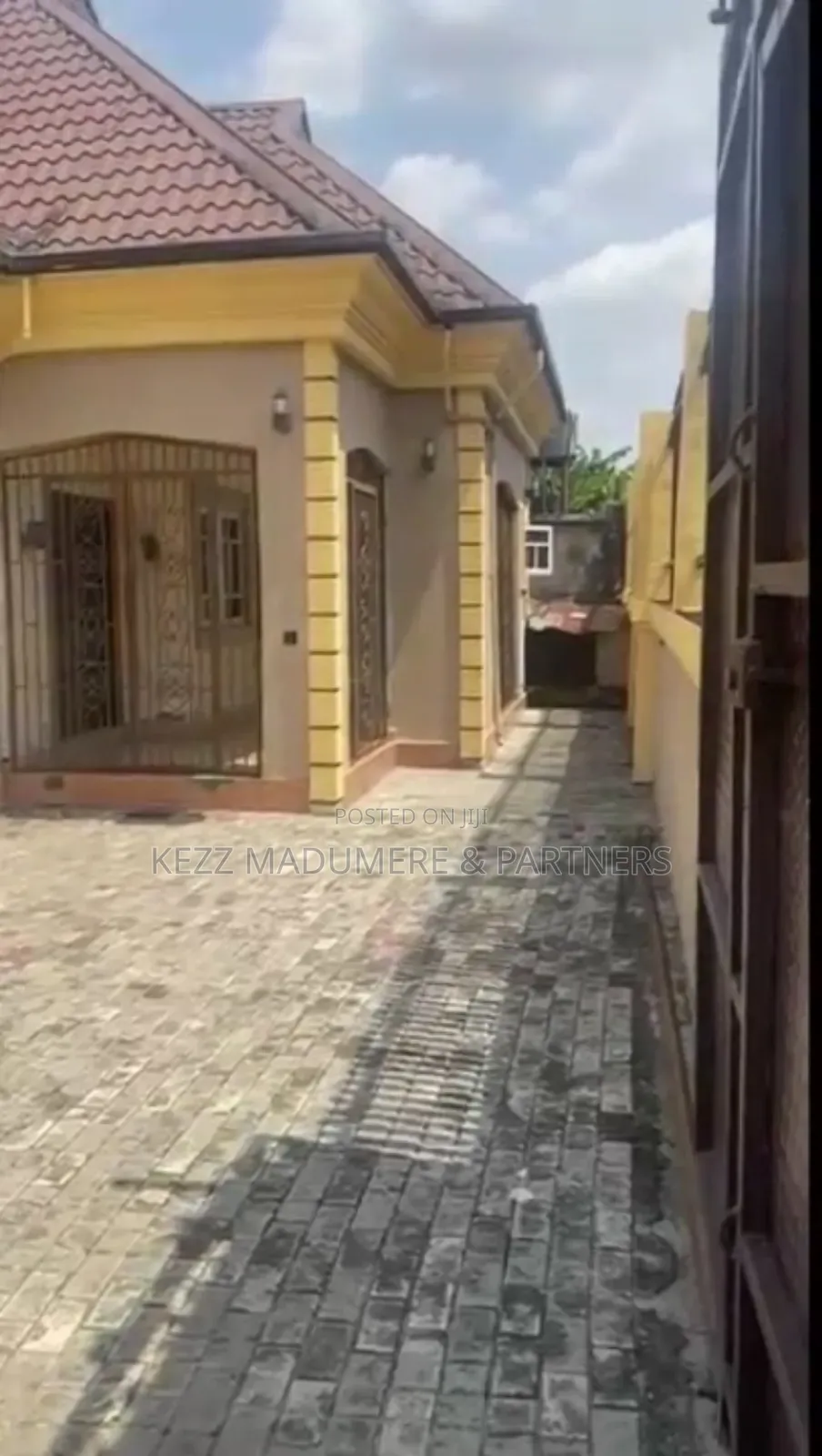 3bdrm Bungalow in Off Sars Road , Port for rent in Port-Harcourt