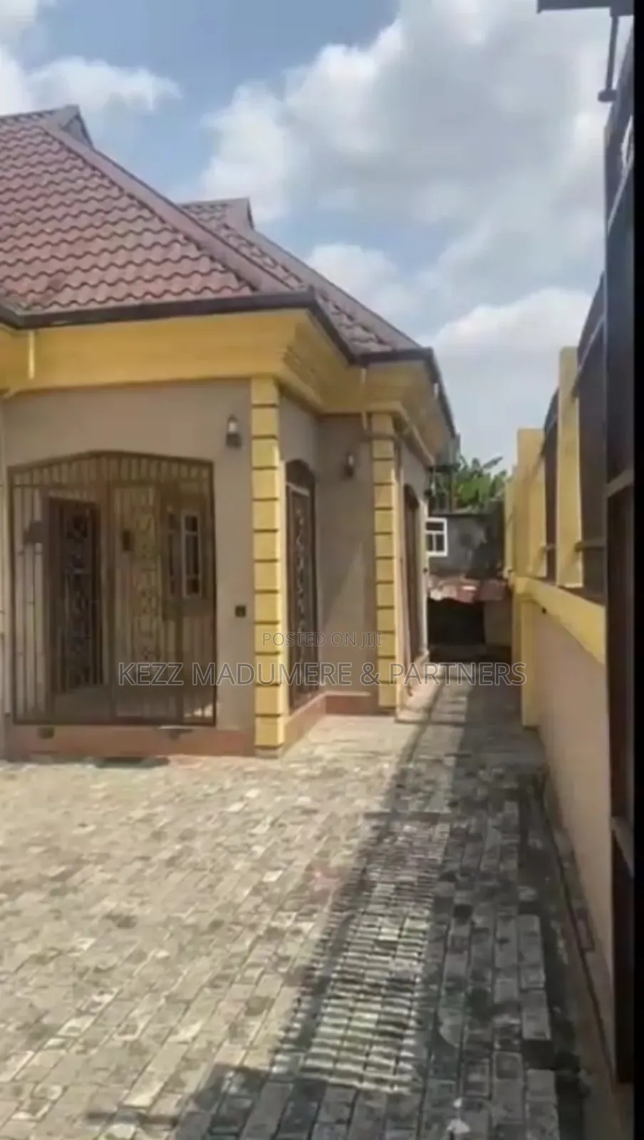 3bdrm Bungalow in Off Sars Road , Port for rent in Port-Harcourt