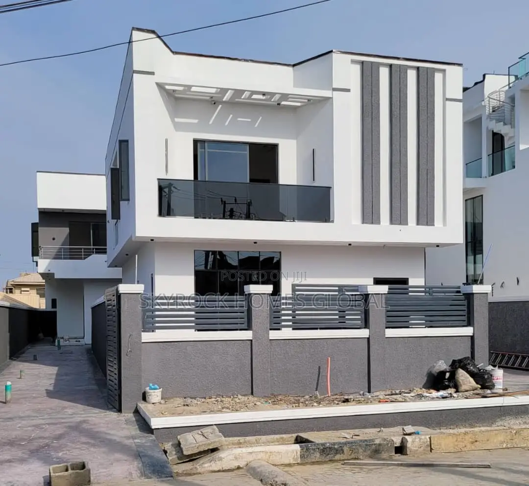 4bdrm Duplex in Igbo-efon for sale in Igbo-efon