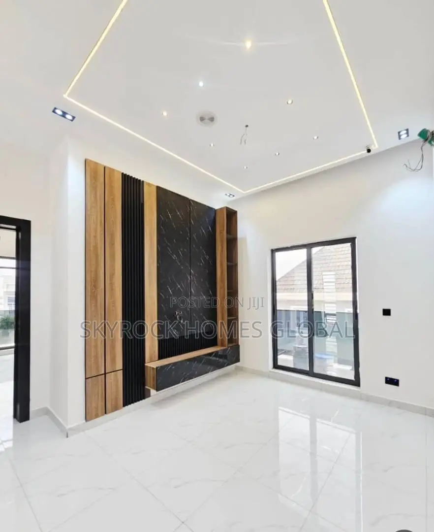4bdrm Duplex in Igbo-efon for sale in Igbo-efon