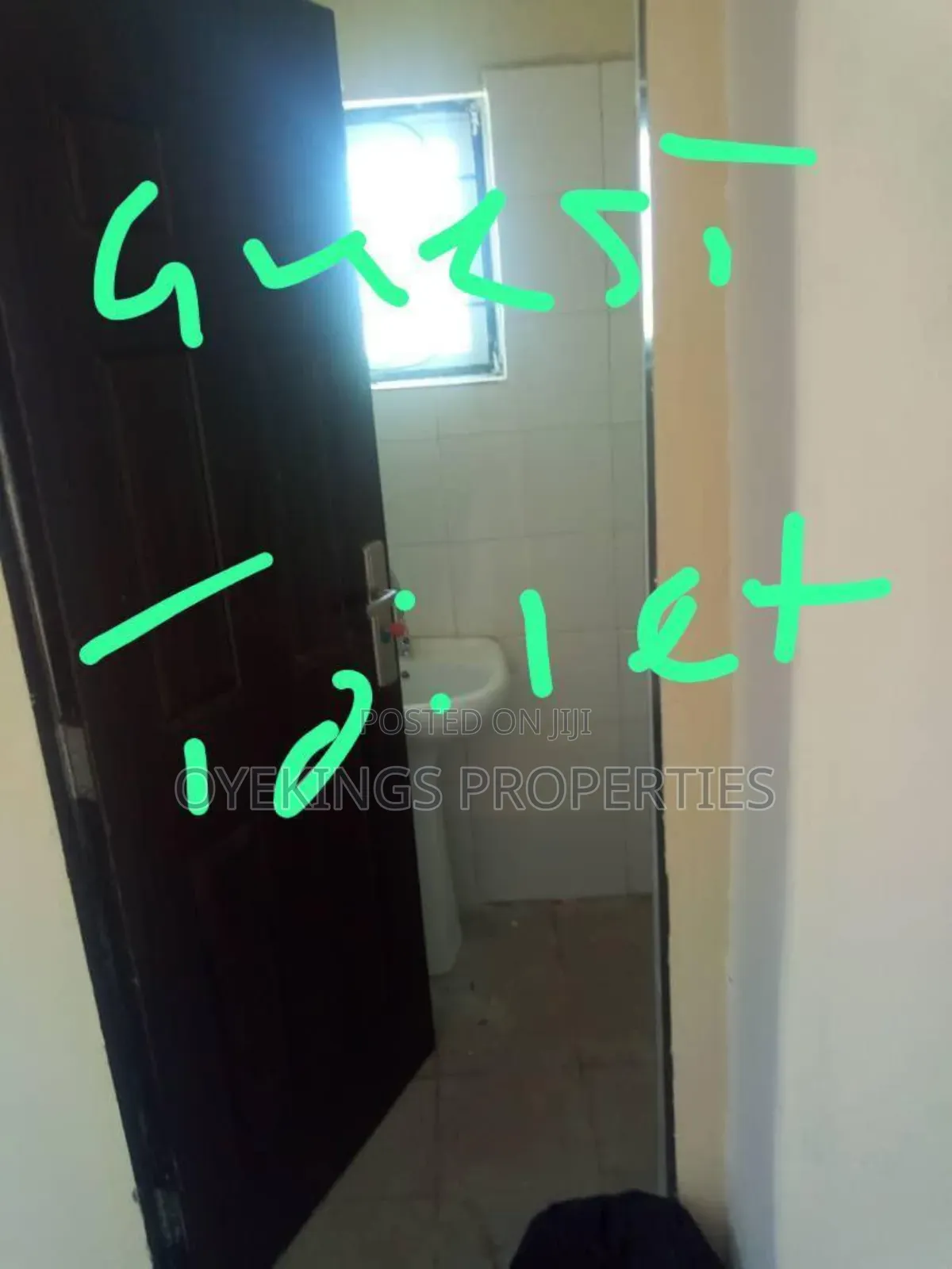 3bdrm Block of Flats in Adeoje, Akala Express for sale in Akala Express