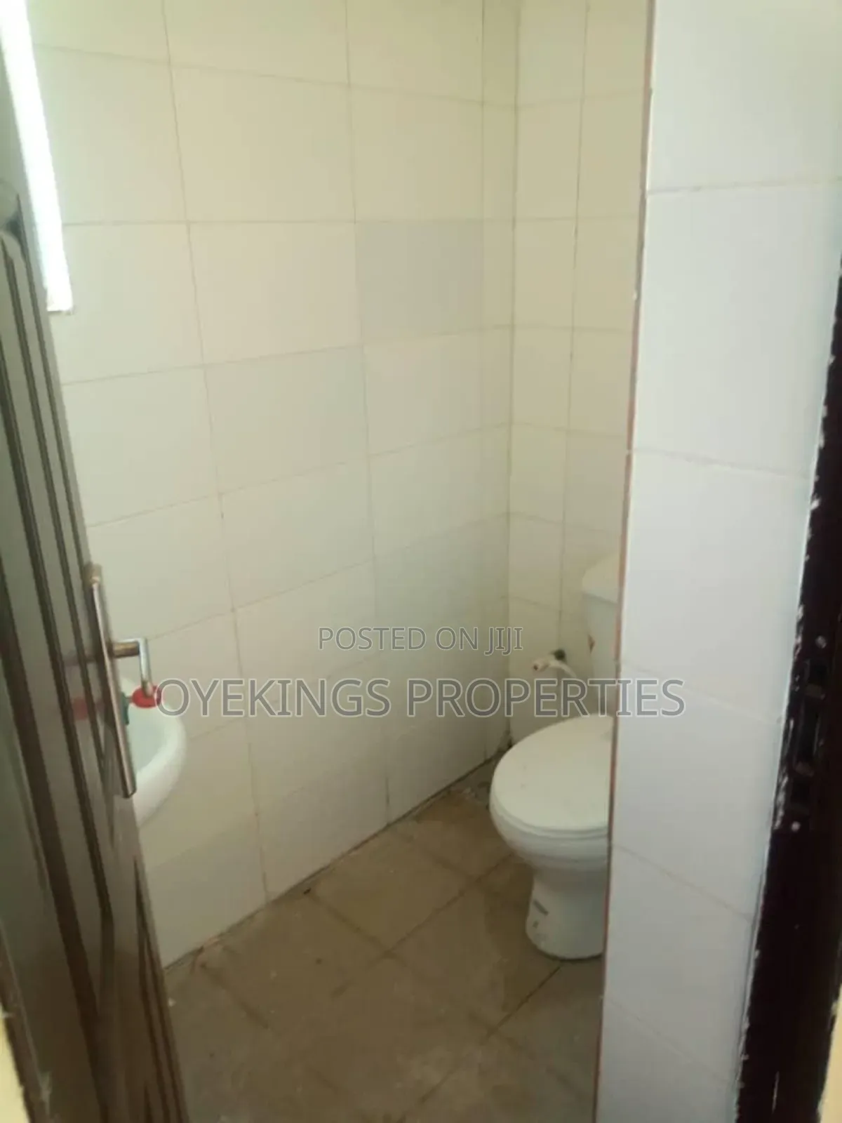3bdrm Block of Flats in Adeoje, Akala Express for sale in Akala Express