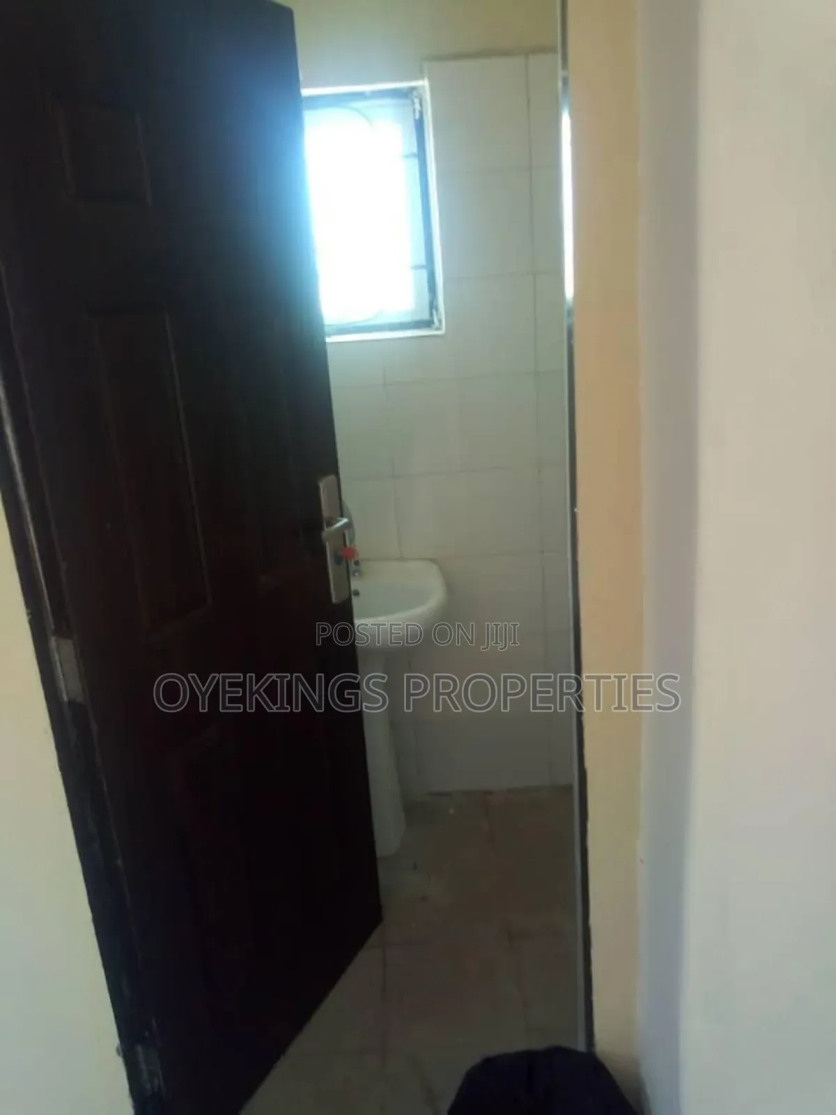 3bdrm Block of Flats in Adeoje, Akala Express for sale in Akala Express