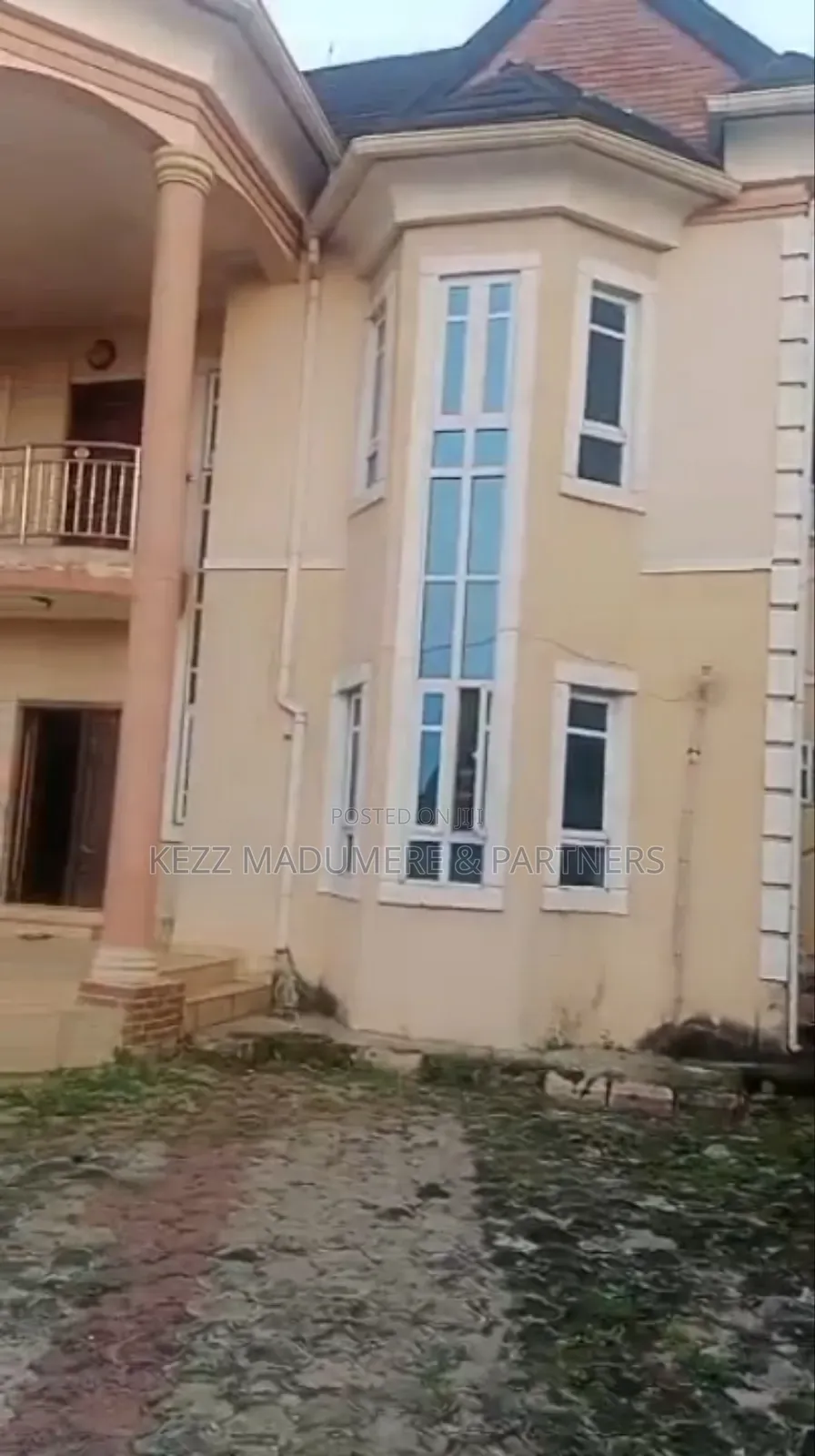 5bdrm Duplex in Amizukwu, Umuahia for sale in Umuahia