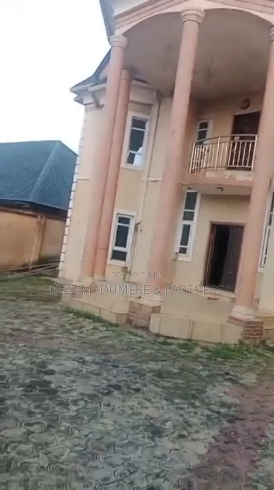 5bdrm Duplex in Amizukwu, Umuahia for sale in Umuahia