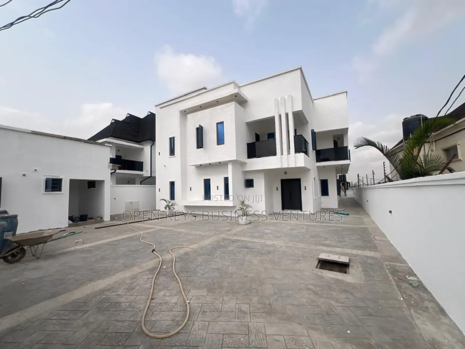 Furnished 5bdrm Duplex in Oluyole for sale in Oluyole Estate