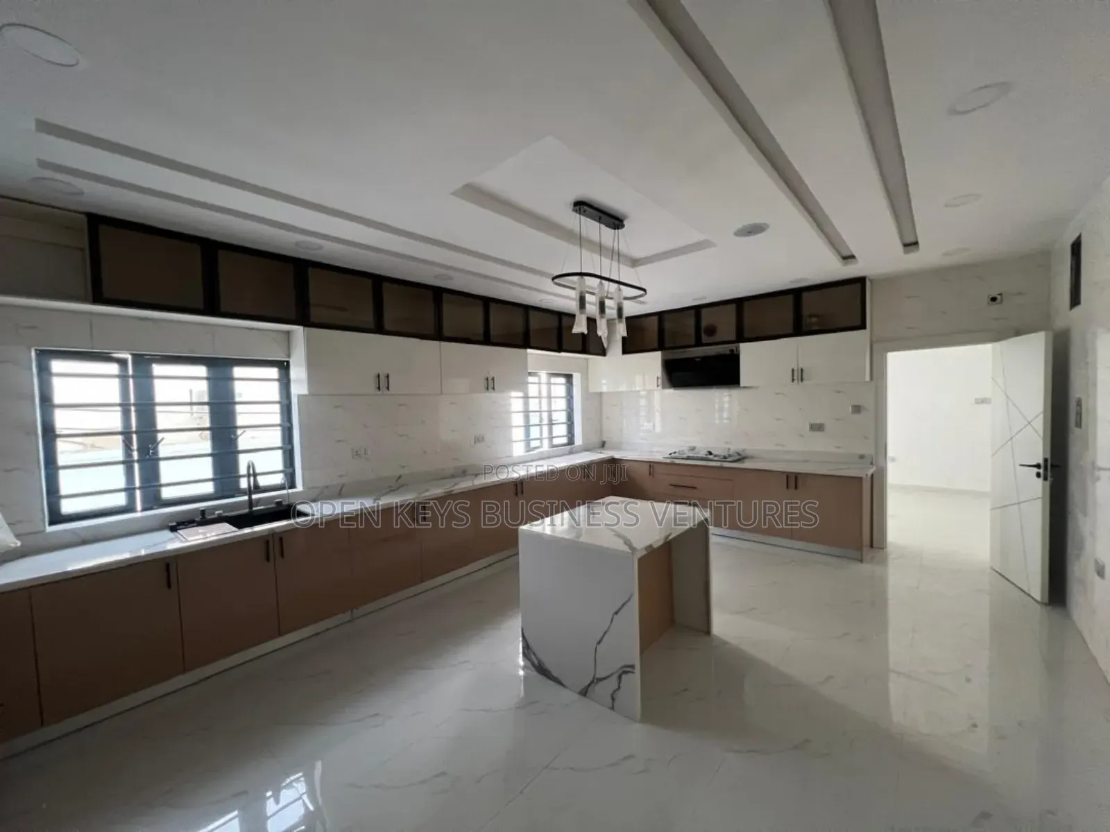 Furnished 5bdrm Duplex in Oluyole for sale in Oluyole Estate