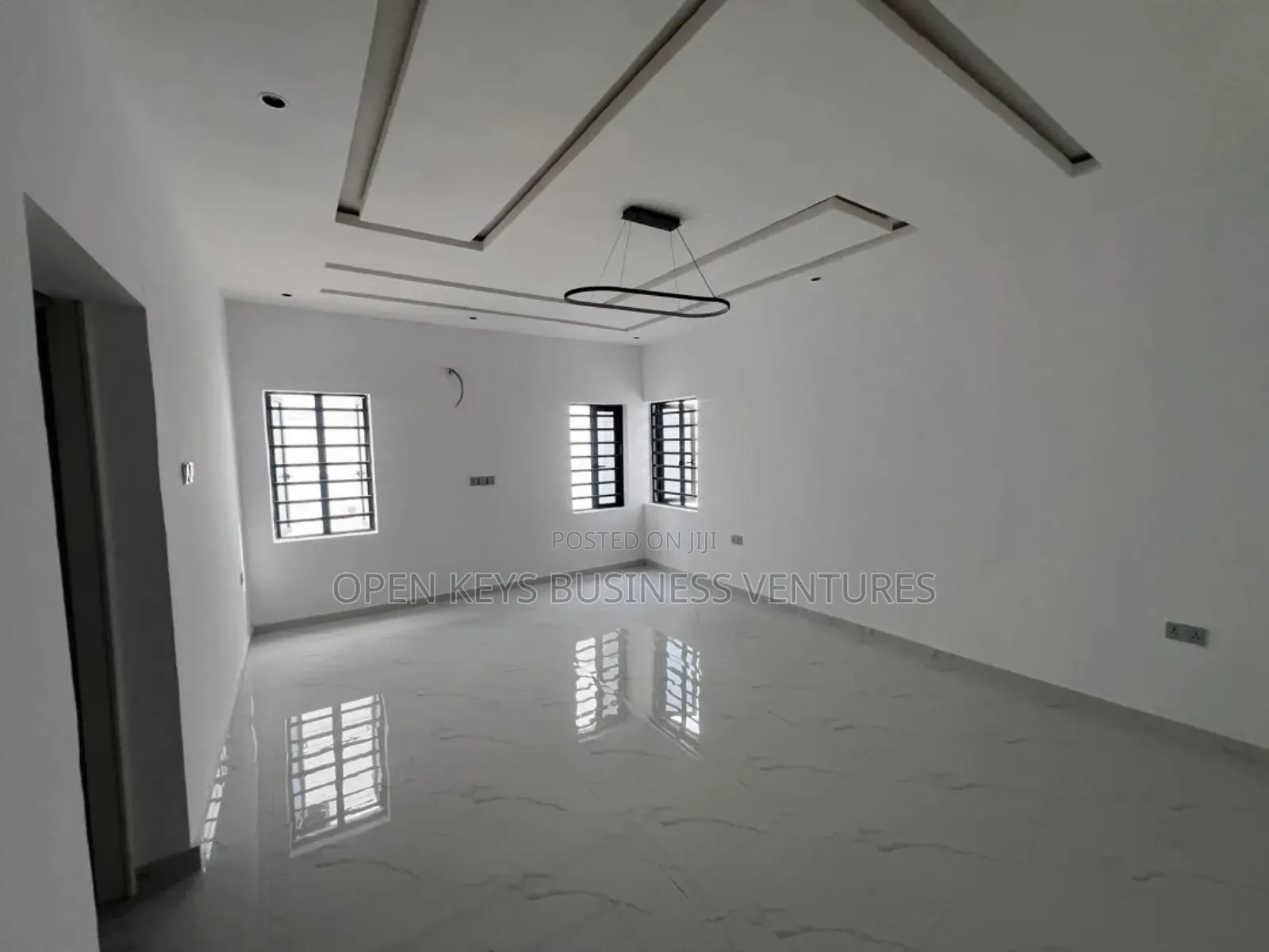 Furnished 5bdrm Duplex in Oluyole for sale in Oluyole Estate