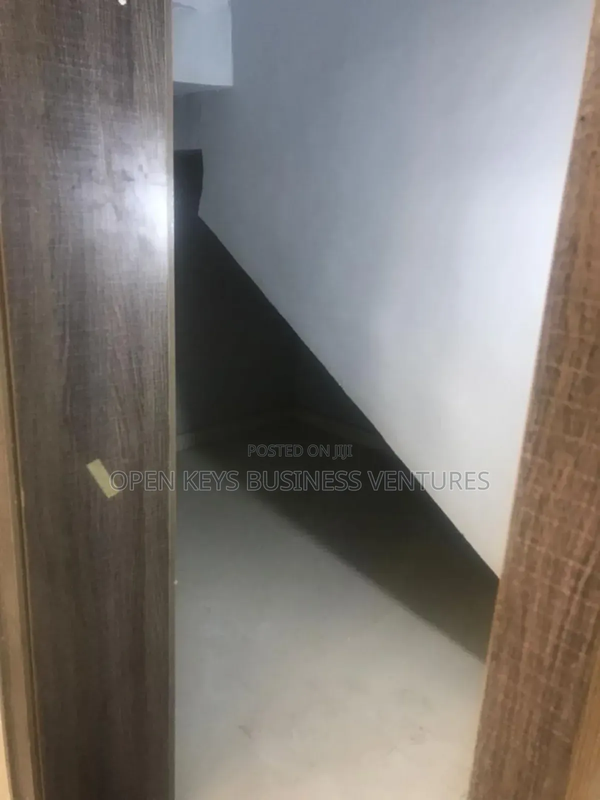 5bdrm Duplex in Iyaganku Gra, Iyanganku for sale in Iyanganku