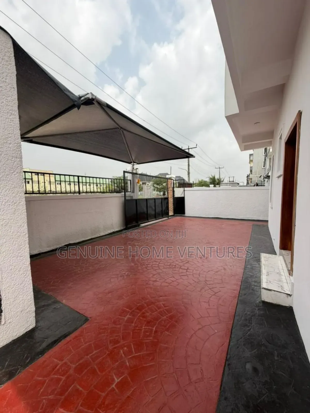 5bdrm Duplex in Chevron for sale in Chevron