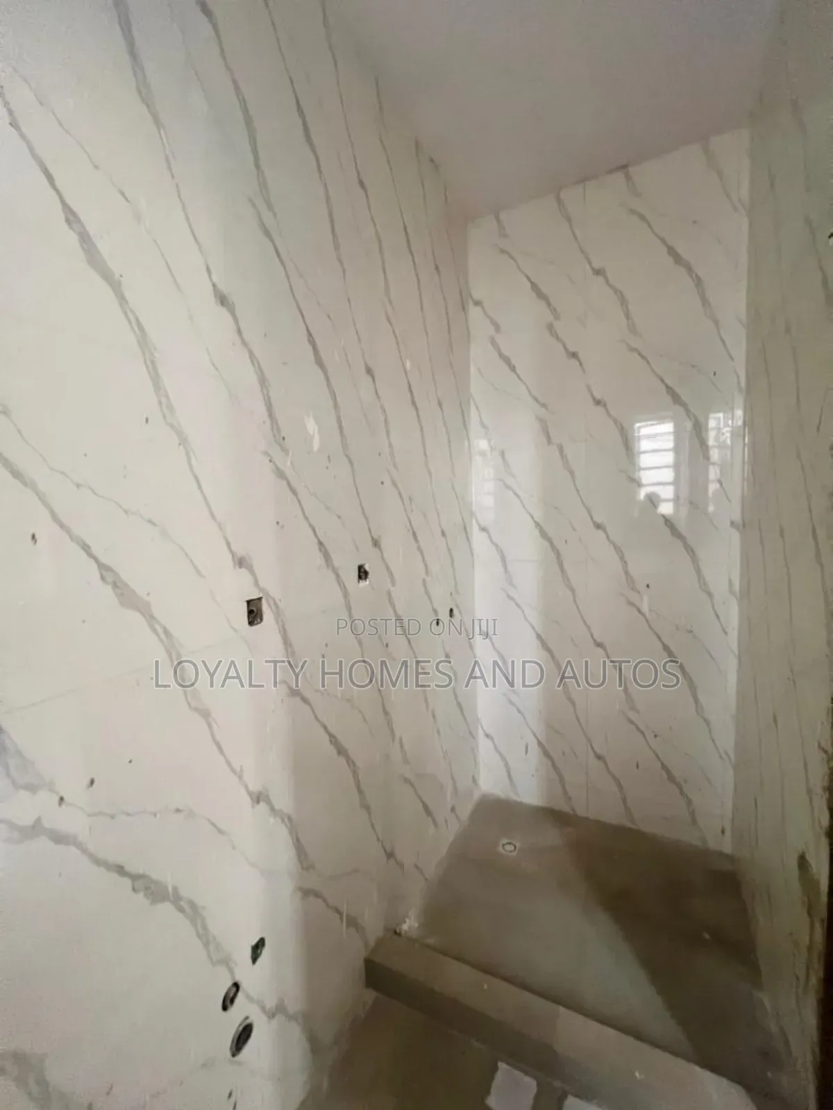 5bdrm Duplex in Omole Phase 2 for sale in Omole Phase 2