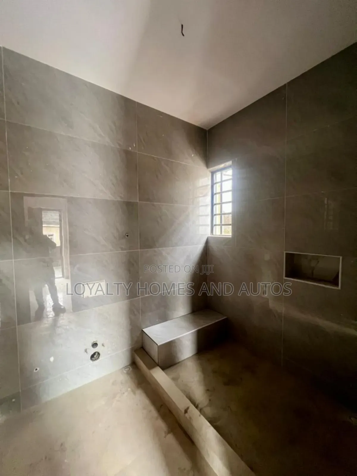 5bdrm Duplex in Omole Phase 2 for sale in Omole Phase 2