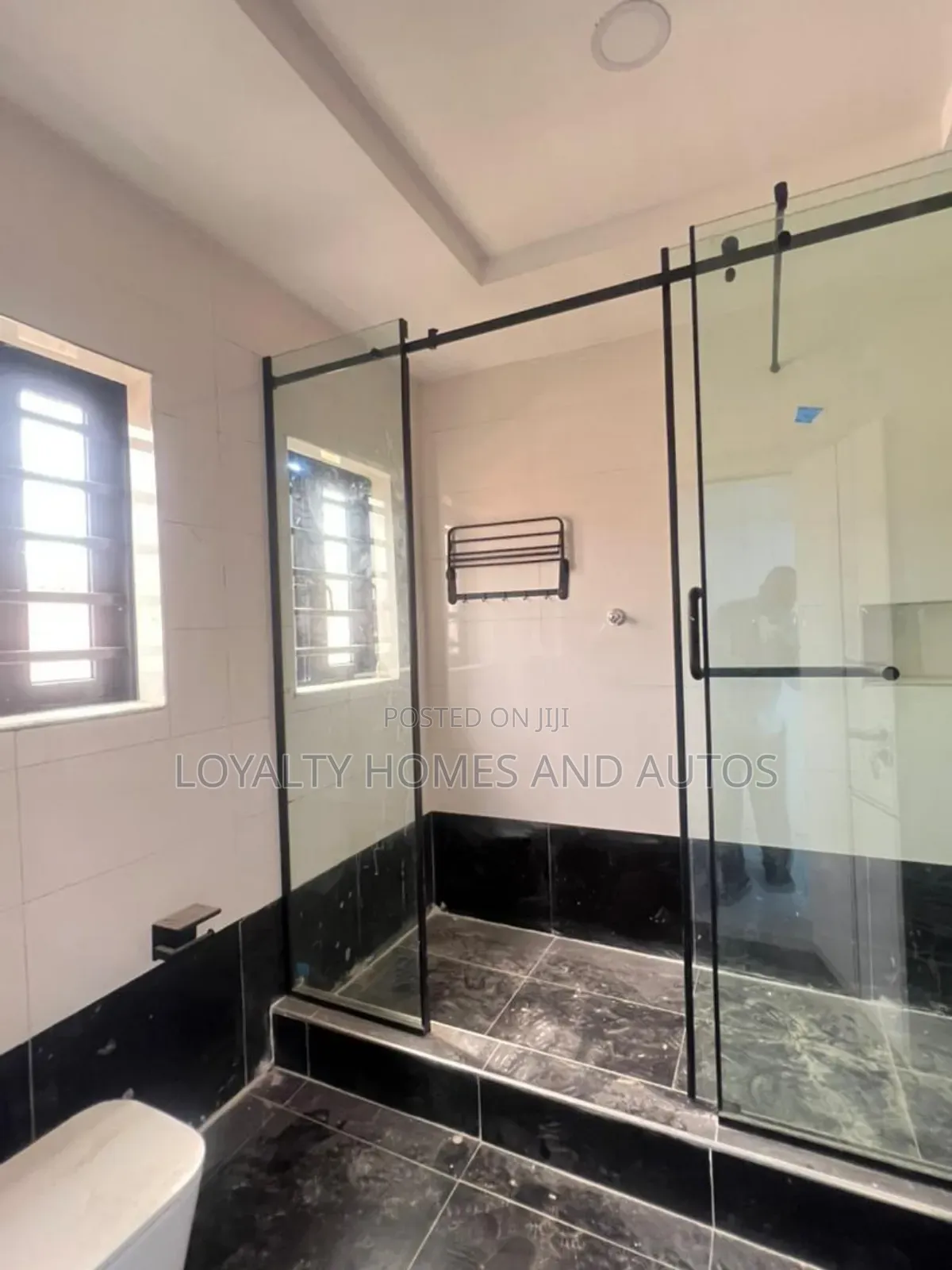 5bdrm Duplex in GRA Phase 1 for sale in GRA Phase 1
